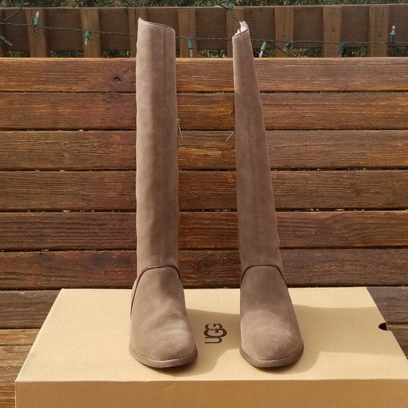 UGG Women's Tall Brown Boots - Picture 7 of 12